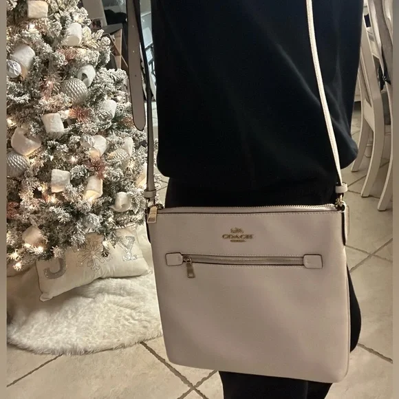 COACH off white cross body bag - Picture 2 of 11